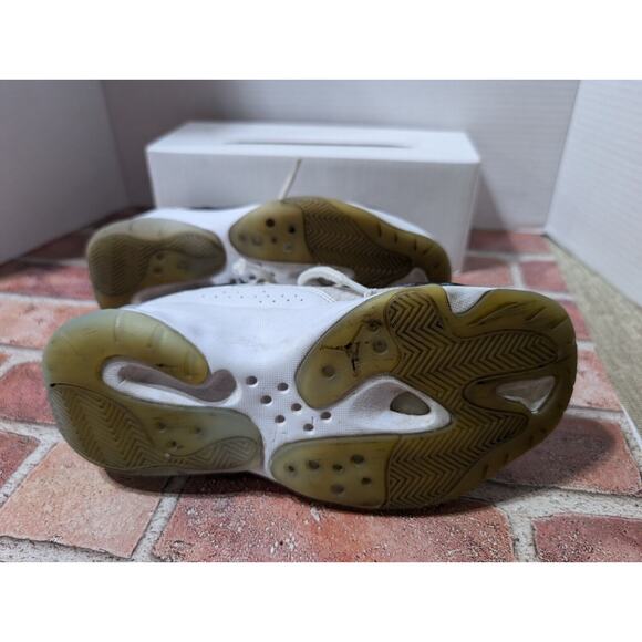 Nike Boys Jordan 11 CMFT Low DV2208-100 White Black Shoes Sneakers Size 5.5 Y - Picture 9 of 10